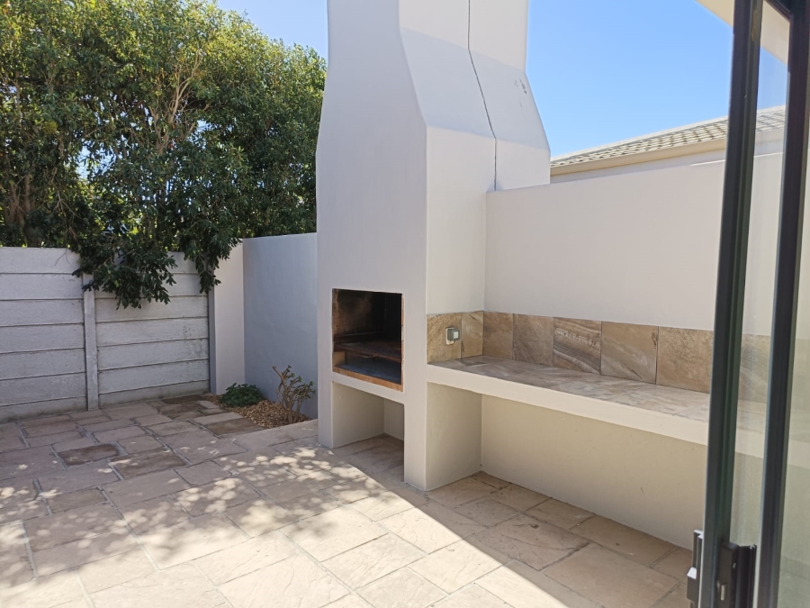 To Let 3 Bedroom Property for Rent in Parklands North Western Cape